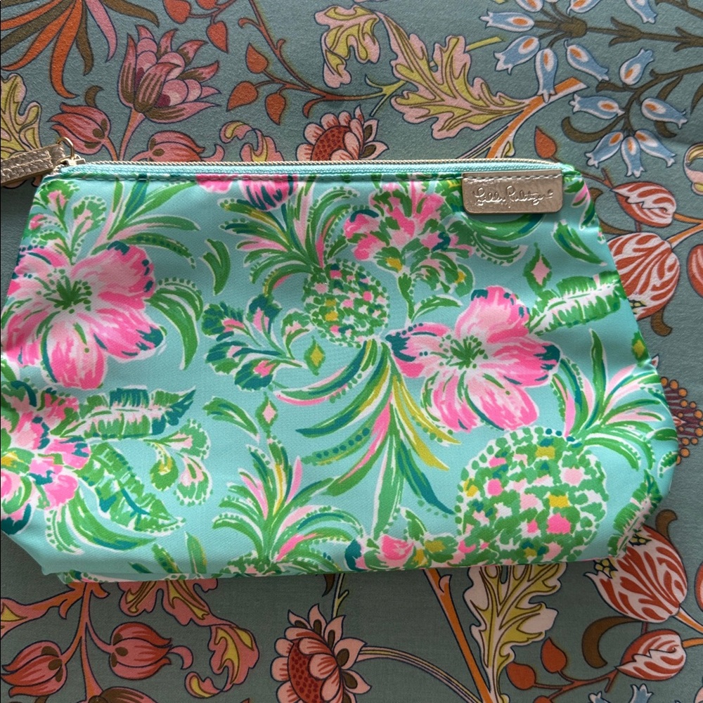 Lily Pulitzer cosmetic bag. NWOT